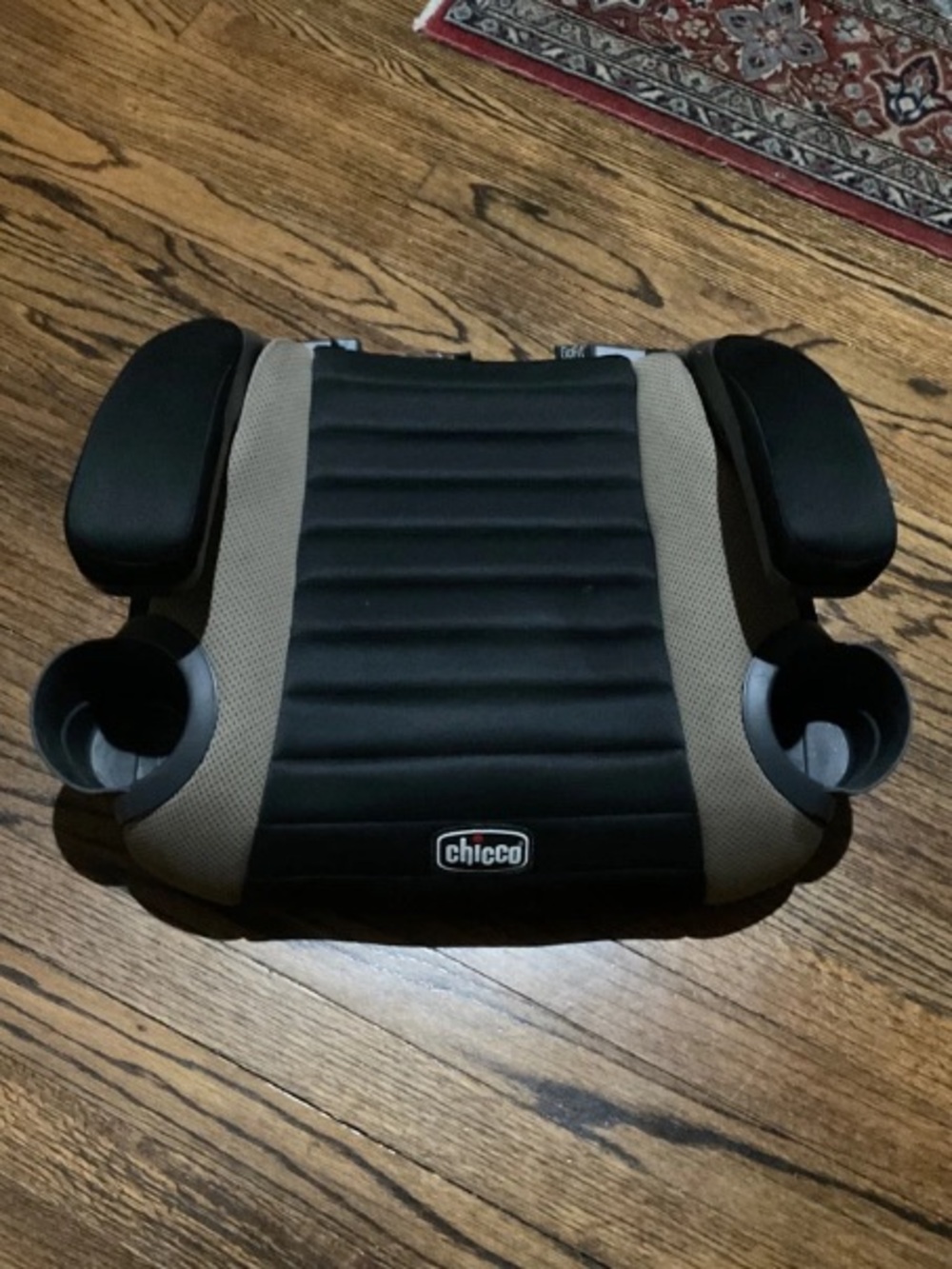 Chicco Kids Booster Seat in Black and Gray